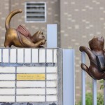 《上學(xué)趣》─莘莘學(xué)子在求學(xué)過程中，除了吸收新知外，與同儕彼此提攜、照應(yīng)、互助，也是一個學(xué)生時期歡樂的記憶。