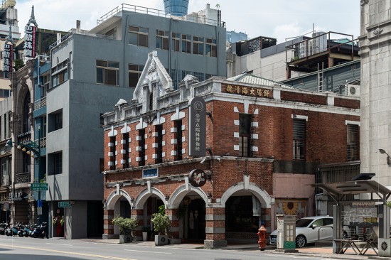 臺灣太陽餅博物館 傳承太陽餅發(fā)明人-魏清海老師傅，三代手藝的純正好滋味，將在佳節(jié)前夕為新業(yè)住戶增添另一份手作溫度。