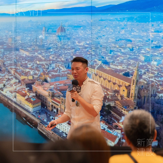 藝術(shù)修復(fù)師—蔡舜任從事修復(fù)已邁入第21年，從義大利到荷蘭，將技藝及理念延伸到臺灣，透過一雙巧手及深厚經(jīng)驗(yàn)，為本土修復(fù)領(lǐng)域注入新生命