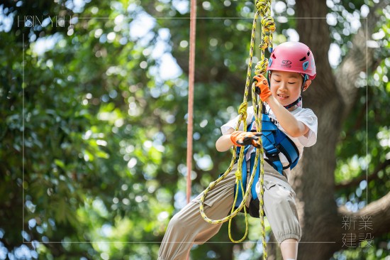 充滿新鮮感的攀樹體驗(yàn)，帶著孩子們走出教科書親近土地，共享大自然帶給我們的美好。