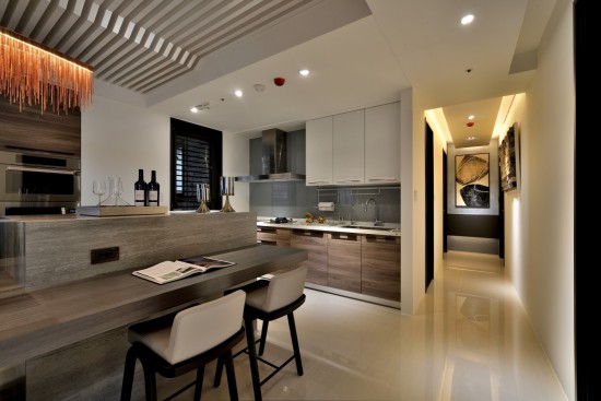 當(dāng)妳在流理檯前忙得團(tuán)團(tuán)轉(zhuǎn)時(shí)，我願(yuàn)意先擺盤、備料，期待著美味佳餚上桌