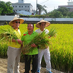 農友翁先生樂天知命及爽朗笑容，感染了我們。