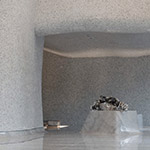 步入大廳往前方望去，雕花恰好成為端景