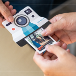 特意設(shè)計(jì)的抽獎(jiǎng)小卡，呼應(yīng)了講師差差的興趣，利用拍立得的型態(tài)製作，要讓前來(lái)的新業(yè)家族、好友，為今日留下難忘的午後時(shí)光。