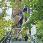 坐落於水湳智慧城中央公園陸橋旁的建案，落實(shí)了原野美學(xué)的景觀設(shè)計(jì)。