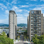 以城市再生計畫，賦予了這塊土地新生命，規(guī)劃20米寬的『樂業(yè)一路延伸育英路』，打破數(shù)十年來的封閉，將綠意和人文串起生活與自然的日常風(fēng)景。