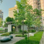 「懷念往事」是流蘇的花語。微風(fēng)輕拂，憶起那曾經(jīng)的往事，在飛舞的流蘇中細(xì)細(xì)品味！