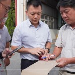 新業(yè)職人團(tuán)隊(duì)一同前往苗栗磁磚窯場，跨部門的討論，與磚廠的溝通、檢驗(yàn)，細(xì)細(xì)琢磨，以講究打造生活。