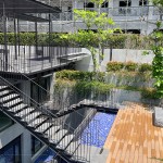 利用直線式坡道結(jié)合下沉式庭園廣場(chǎng)，為的是讓住戶洗去塵囂的感受，以空間轉(zhuǎn)換做到心情上的轉(zhuǎn)變。