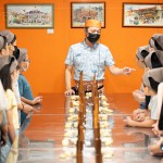 由太陽餅博物館 陳瑛宗執(zhí)行長，帶領(lǐng)住戶體驗(yàn)這單純卻不簡單的經(jīng)典糕餅-太陽餅。