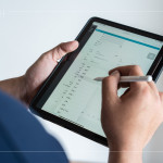 在陪同客戶驗屋前，公司會內(nèi)部進行全面性檢查，確認每戶客變圖、格局變更、設備材料替換、空間規(guī)劃等，並透過『驗屋App』掌握修繕進度，提升驗屋效率與整體效能。