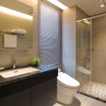 淋浴就像宣告一天的盡頭，雜亂的心情藉由洗滌梳理乾淨(jìng)；氤氳的霧氣也象徵煩惱煙消雲(yún)散，洗去所有煩擾，還自己一身潔淨(jìng)。