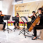 音符的抑揚頓挫，溫柔的感染力，深深療癒著現(xiàn)場聽眾。