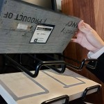 地磚、牆面及檯面的材質(zhì)藏著許多學(xué)問在其中，職人團(tuán)隊(duì)需對(duì)每個(gè)材料的特性瞭若指掌，才能選出最適合的材質(zhì)、打造出最舒適的居家空間。