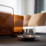 以清新風(fēng)光佐一杯手沖咖啡，喚醒美好的一天。