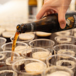 啤酒的口感受到多種因素影響，其中酵母發(fā)酵的完整度、啤酒花的品種與釀造所用的水質(zhì)，是三大關(guān)鍵因素。(禁止酒駕，未滿十八歲禁止飲酒)