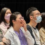 猶如實(shí)景般地呈現(xiàn)，生動(dòng)的故事背景，每張照片的真情流露，都繫起了你我之間的連結(jié)。