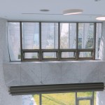 窗框外象徵樹鬚的弧形遮陽板，曲線美學講究對線之細節(jié)。