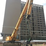 打樁機(jī)有力的臂膀，象徵著大刀闊斧的氣魄，同時也少不了對於細(xì)節(jié)的精鑄擘劃。