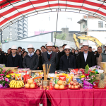 透過聲聲祝福，繫起天地與人之間的對(duì)話，期盼即將開啟的工程順利、人員平安 。