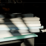 各式板材在陽光沐浴之下，更顯其獨(dú)特樣貌。