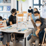 分享鯨魚為何走向陸地?為什麼海裡有好多的垃圾? 孩子們一個(gè)個(gè)發(fā)表，說出他們的觀察。