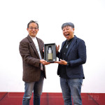 新業(yè)客製化HYDY保溫壺，分享給今天的講師，將這份心意恆溫待續(xù)，如同新業(yè)一如往常的陪伴。