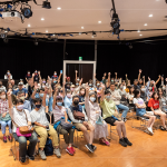 QA問(wèn)答環(huán)節(jié)中，家族好友們各個(gè)躍躍欲試，迫不及待的想與講師分享活動(dòng)後的感想與心得。