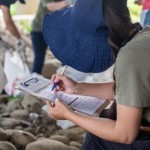 記下我們這一次的行動記錄表，經(jīng)由這一次的『綠色行動』，我們撿起了7.6公斤的可回收垃圾，與24.3公斤的不可回收垃圾。