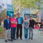 新業(yè)建設卓勝隆董事長(左一)與西班牙藝術家Nando (左二)、新業(yè)建設蕭智夫建築師(中間) 、保加利亞藝術家Liliya(右二)及東海建築系邱浩修系主任(右一)一同共襄盛舉。