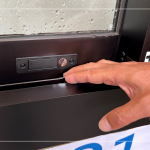 配有『限開(kāi)裝置』，確保家中孩童的生活安全。