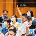 有趣的互動遊戲，猜猜是甚麼昆蟲或是動物的叫聲？製作人不僅分享自然音樂作品，還分享野外採集聲音遇到的有趣故事，讓大小朋友對自然與人文深度走讀。