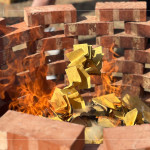 新業(yè)團(tuán)隊(duì)抱著虔誠、喜悅的心，期許內(nèi)心的想望與希冀被聽見，祈願(yuàn)工程平安順利。