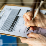 由新業(yè)同仁記下4/28的淨(jìng)溪行動，藉由ICC表格，記錄垃圾種類及數(shù)量，以數(shù)據(jù)教育民眾一次性物品的氾濫，需從源頭的習(xí)慣改變。