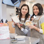 相約家人好友們?cè)谛N房動(dòng)手廚藝，不只攜回蘿蔔糕半成品，更享用蘿蔔糕成品，歡度閒適的周六午後。