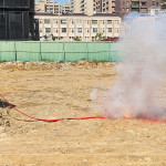 點(diǎn)燃火紅的炮仗，響徹的聲響，繚繞著【新業(yè)V＆A】基地，象徵圓滿吉祥好兆頭。