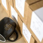 獻(xiàn)上新業(yè)家族的霧面質(zhì)感馬克杯，象徵一份美好與精緻－無(wú)論是早晨或午後，用杯中的香氣，一點(diǎn)一滴完整了理想的生活。