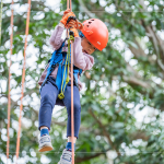 上攀到制高點(diǎn)後的降落，更需要有勇氣與膽識(shí)，小小的成就感就此萌芽而生。