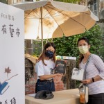 擔(dān)任文學(xué)館書(shū)席侍書(shū)人四年，不時(shí)有補(bǔ)充好書(shū)的需求，感謝許多熱心的家族朋友，攜帶好書(shū)與大家分享，新業(yè)將持續(xù)帶著這份美意，堅(jiān)守侍書(shū)人岡位。