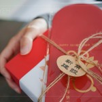 致上一份年節(jié)好禮，即早遞出的暖心問候，是新業(yè)別出心裁的心意，願將這份心意
及祝福，一同分享給親朋好友。