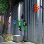 隱身於都市夜晚的山林意象，臺(tái)灣黑熊與梅花鹿悄悄探出頭來(lái)，準(zhǔn)備翱翔於自由自在的童趣幻想之中。