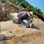 重達3噸以上的大石頭，是『大塊森鄰』溪流瀑布區(qū)的主角，在小小溪石的陪襯下，更能凸顯滂沱氣勢。