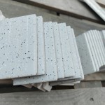 乖乖排好隊伍準(zhǔn)備上牆的外牆磚，細(xì)看彷若有幾道潑墨的水痕，從毛筆筆尖自然滴落的墨汁，也像晶亮閃閃的繁星，造就出每一片外牆磚獨一無二的風(fēng)格。