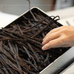 香草莢用途廣泛，能為各種食材增添豐富的風(fēng)味和香氣，如香草鹽、香草糖、天然香草精、冰淇淋、手工布丁…等。