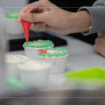 色彩一點一滴堆疊出專屬的模樣，享受親手裝飾的樂趣，完成的不只是外觀，也是一段輕鬆參與、動手體驗的時光。