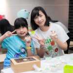 放下手機、放慢腳步，在共同投入的過程中，日常被賦予溫度，也讓甜點成為傳遞情感、累積回憶的媒介。