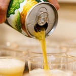 炎炎夏日就是要來(lái)杯消暑良品，新業(yè)品味食光－《臺(tái)味精釀沙龍》嚴(yán)選百花齊放的臺(tái)灣精釀好滋味。