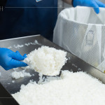 米飯使用「新業(yè)一畝田」-認(rèn)養(yǎng)霧峰小農(nóng)的無(wú)毒香米，將這份來(lái)自田間的祝福，化為餐桌上溫暖的陪伴，成為善的循環(huán)。